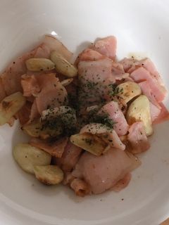 簡単おつまみ にんにくとベーコン炒め。-レシピのメイン写真