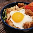 ガッツリ男飯!!ガリバタチキン丼~♪