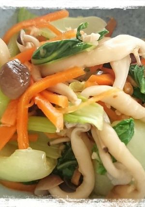 チンゲン菜とにんじんとしめじの生姜ポン酢-レシピのメイン写真