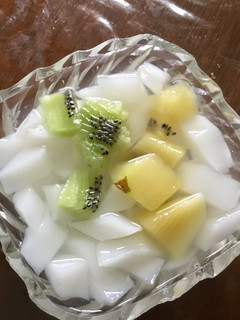 杏仁豆腐にキウイ-レシピのメイン写真