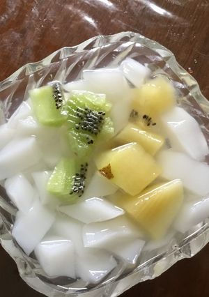 杏仁豆腐にキウイ-レシピのメイン写真