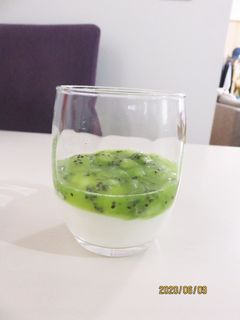 キウイでヘルシーヨーグルトデザート-レシピのメイン写真