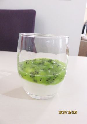 キウイでヘルシーヨーグルトデザート-レシピのメイン写真