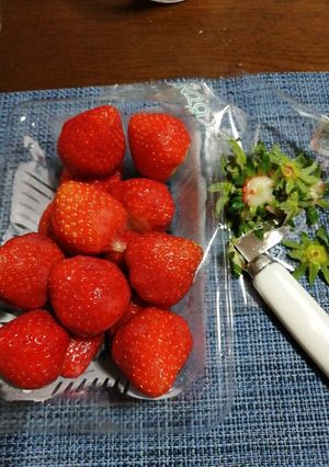 イチゴのヘタの取り方-レシピのメイン写真