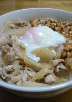 温玉納豆みそ豚丼-レシピのメイン写真