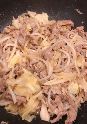 塩麹とオイスターソースの、肉野菜炒め！-レシピのメイン写真