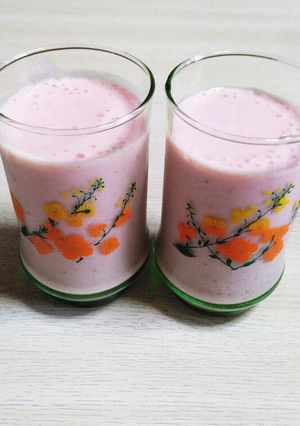 苺と豆腐のスムージー。忙しい朝にどうぞ！-レシピのメイン写真