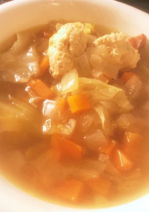 キャベツと鶏ダンゴのコンソメスープ-レシピのメイン写真