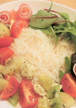 さっぱりキウイのカプレーゼ風そうめん-レシピのメイン写真