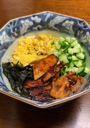 簡単！焼鳥の四色丼-レシピのメイン写真