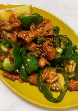 簡単つまみ！鶏皮とピーマン炒め-レシピのメイン写真