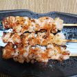 冷凍の焼き鳥も七味唐辛子で激うまっ!
