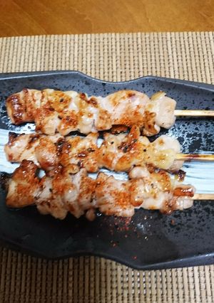 冷凍の焼き鳥も七味唐辛子で激うまっ!-レシピのメイン写真