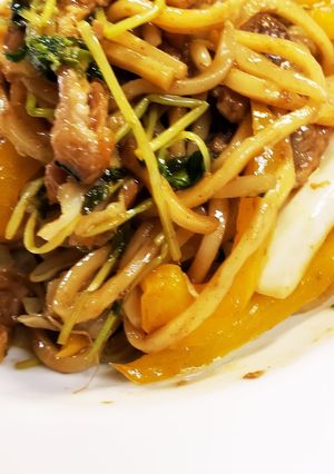 豚肉ロースこってり焼きリメイク♪焼きそば-レシピのメイン写真