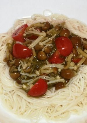 レンチン簡単｜茸とめかぶのトロトロ素麺-レシピのメイン写真