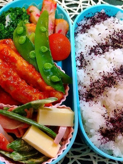 お弁当のごはんにゆかりふりかけ♪-レシピのメイン写真