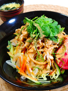 ゆで鶏の冷しタイ風麺-レシピのメイン写真