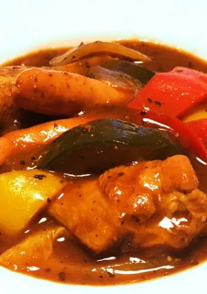 ズッキーニ&パプリカの彩りカレーシチュー-レシピのメイン写真