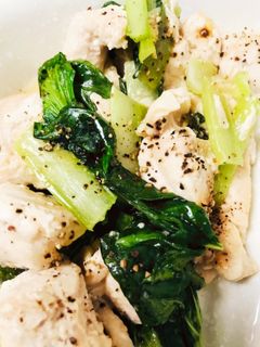 鶏胸肉と小松菜のガリバタ炒め-レシピのメイン写真