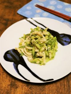 材料2つ☆鶏皮ときゅうりのピリ辛和え-レシピのメイン写真