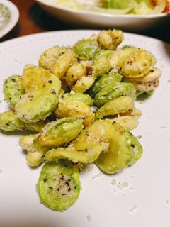 素揚げ空豆のチーズ胡椒和え-レシピのメイン写真
