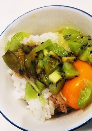 キウイ入り卵かけご飯、醤油味-レシピのメイン写真