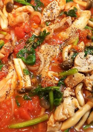 鶏肉とほうれん草としめじのトマト煮-レシピのメイン写真