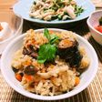 サバ味噌煮缶で炊き込みご飯♪