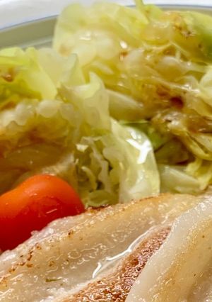 付け合わせに♪レンチン・蒸しキャベツ-レシピのメイン写真