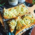 牡蠣味噌ペーストで☆簡単きつねピザ。