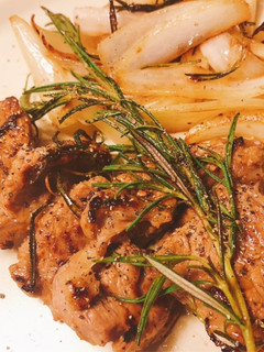 簡単!ラム肉のローズマリー焼き-レシピのメイン写真