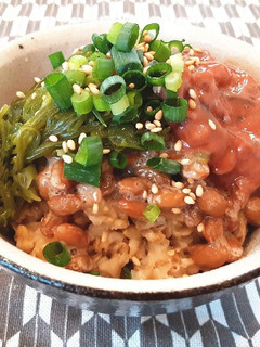 簡単♡オートミールで納豆めかぶ塩辛丼♡-レシピのメイン写真