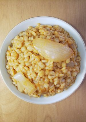 100%押し麦のケチャップ味噌玉ねぎ麦飯-レシピのメイン写真