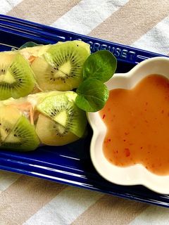 キウイと蒸し鶏の生春巻☆キウイチリソース-レシピのメイン写真