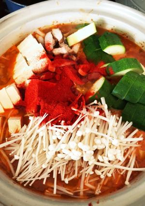 すっぱキムチで作るキムチチゲ-レシピのメイン写真
