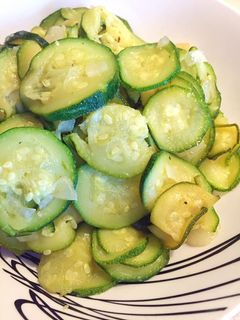 ズッキーニと玉ねぎの野菜炒め-レシピのメイン写真