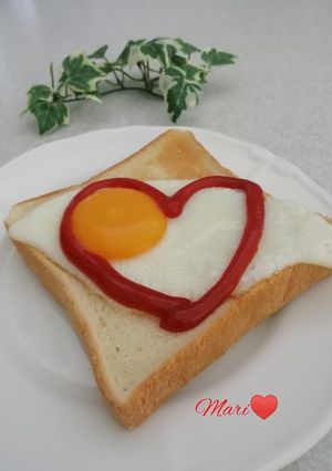長女作☆目玉焼きのっけトースト-レシピのメイン写真