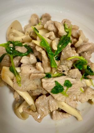 豚肉とシメジのバジルコンソメ炒め-レシピのメイン写真