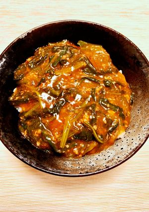 ほうれん草とニラの麻婆スタミナ丼-レシピのメイン写真