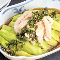 รูปของ 蒸し鶏となすの簡単ニラ割りぽん