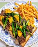 休日ランチ！牛肉アスパラコーンのトースト
