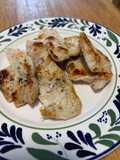ほんとに塩麹だけ?鶏むね肉のジューシーソテー