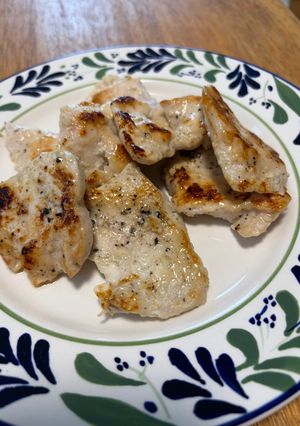 ほんとに塩麹だけ?鶏むね肉のジューシーソテー-レシピのメイン写真
