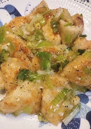 簡単柔らか♡鶏むね肉のネギ塩レモン炒め-レシピのメイン写真