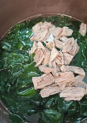 <<韓国風>> 牛肉ワカメスープ-レシピのメイン写真