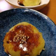 รูปของ とうふ餅(inさつま芋)みたらし味