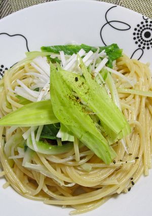 ウドとウルイのスパゲッティ-レシピのメイン写真