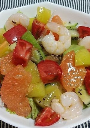 キウイとタップリ野菜のごちそうサラダ-レシピのメイン写真