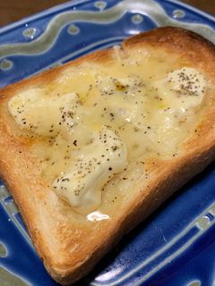 2種類のチーズで はちみつチーズトースト-レシピのメイン写真