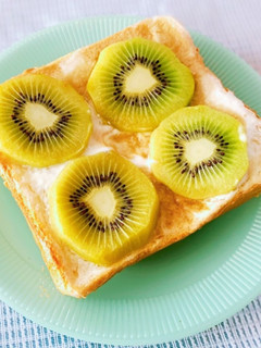 キウイのさわやか☆チーズケーキ風トースト-レシピのメイン写真